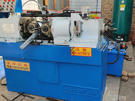 2021年3月4號河間安裝自動滾絲機(jī)